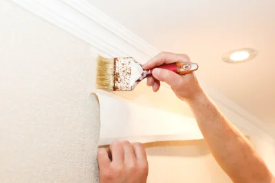 Pose de papier peint à Gigondas — revêtements muraux et toiles de verre